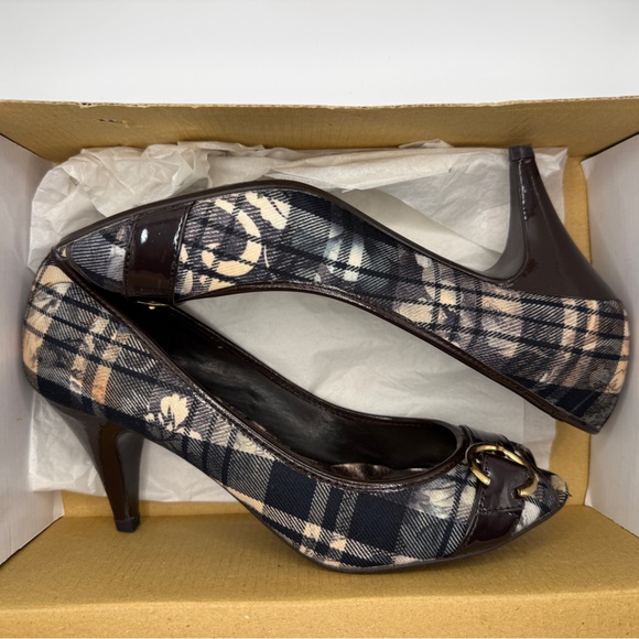 Steve Madden Bezel Plaid Block Heels - Picture 4 of 12